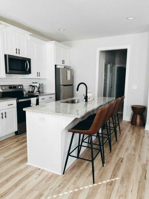 אופליקה Cozy Coastal Bungalow מראה חיצוני תמונה